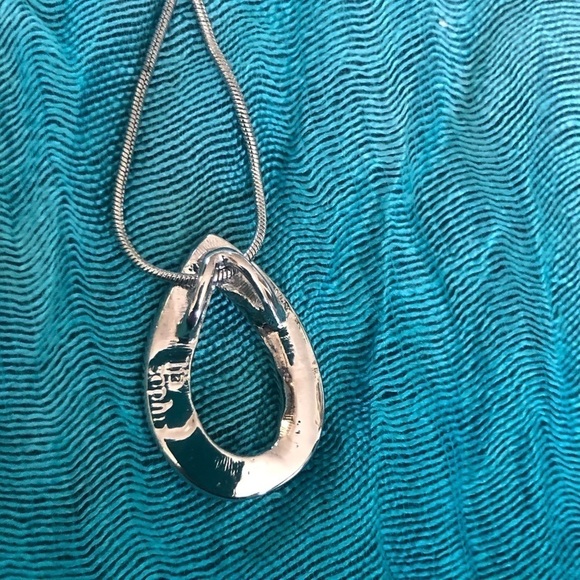 Lia Sophia Kiwi Necklace 16"-19" Style N50 Silver Chain NWT - Picture 5 of 7